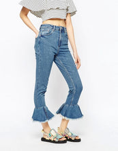Load image into Gallery viewer, Jeans with Flared Frill Hem

