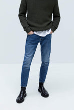 Load image into Gallery viewer, Basic Skinny Jeans

