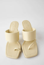 Load image into Gallery viewer, Leather Heels
