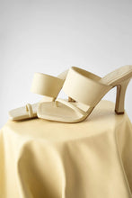 Load image into Gallery viewer, Leather Heels
