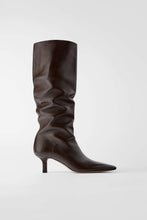 Load image into Gallery viewer, Soft Leather Heels
